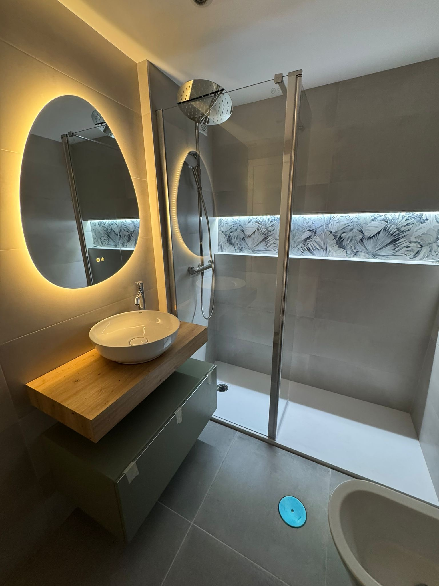 Reforma de baño realizado por AUXUA