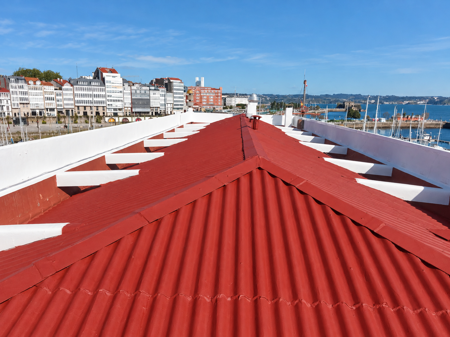 Cubierta del Real Club Náutico impermeabilizada por AUXUA — fotografía retocada