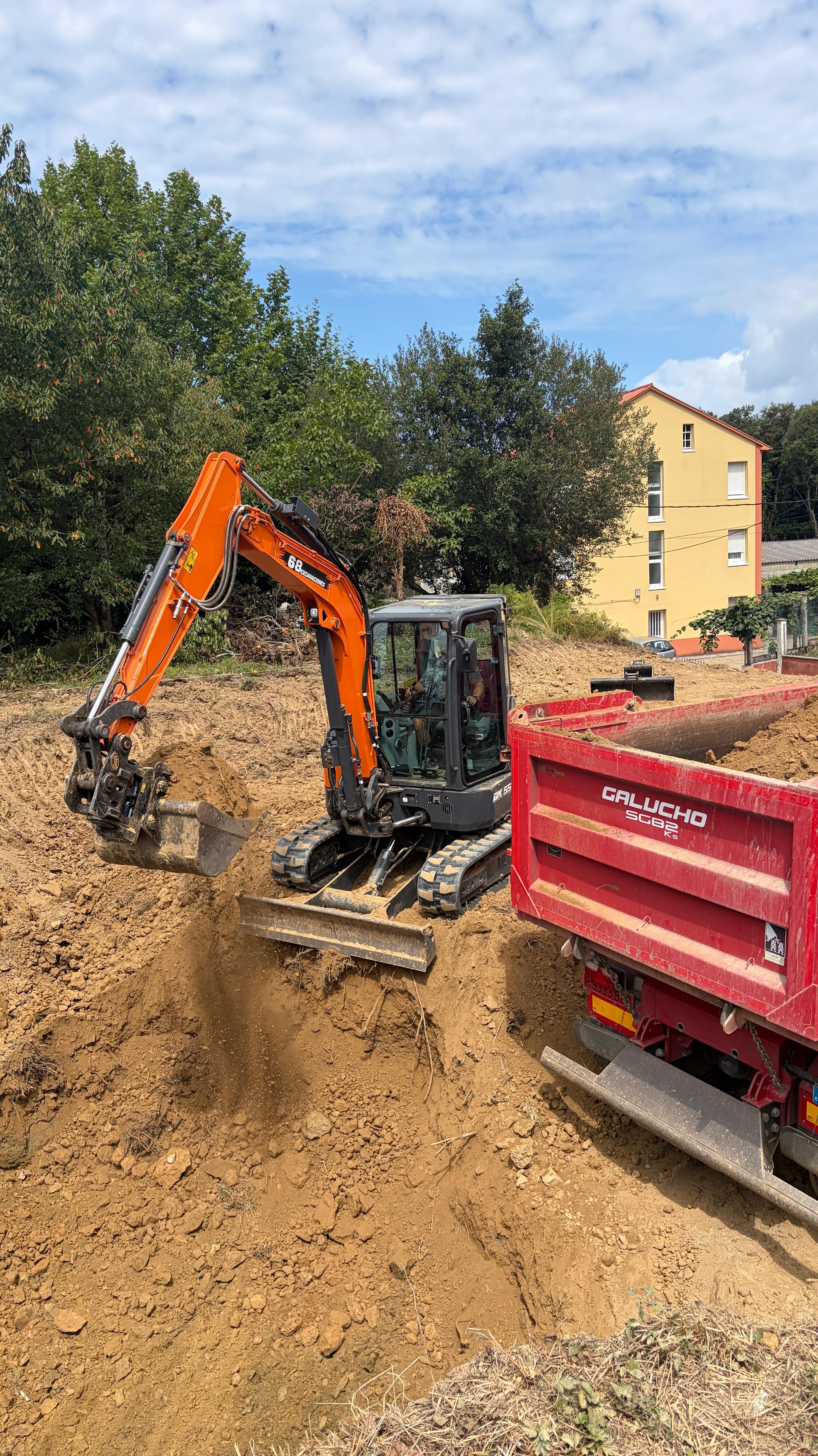 Excavación para una vivienda nueva realizada por AUXUA